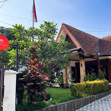 Roemah Renjana Bandung Bed and Breakfast Buitenkant foto