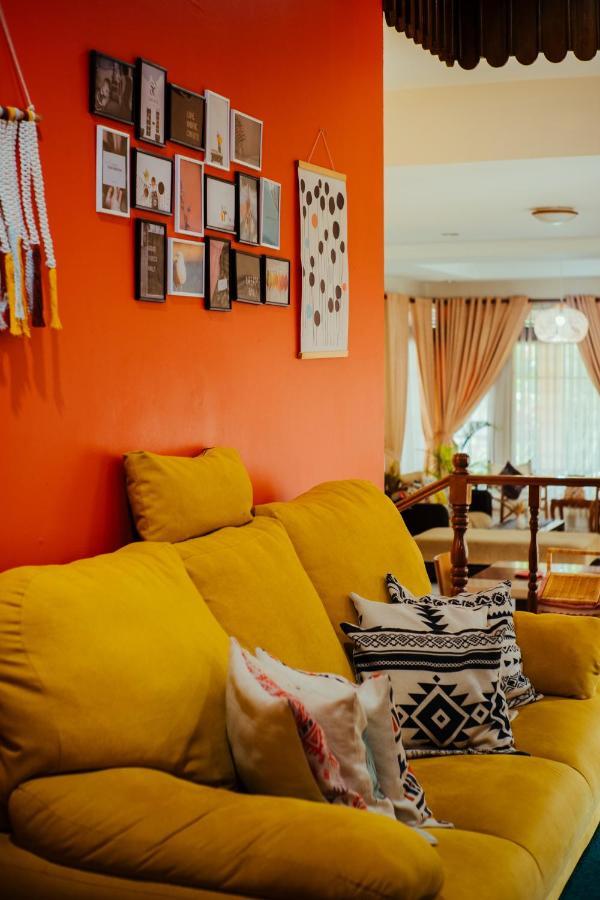 Roemah Renjana Bandung Bed and Breakfast Buitenkant foto