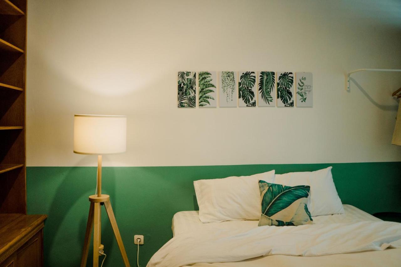 Roemah Renjana Bandung Bed and Breakfast Buitenkant foto