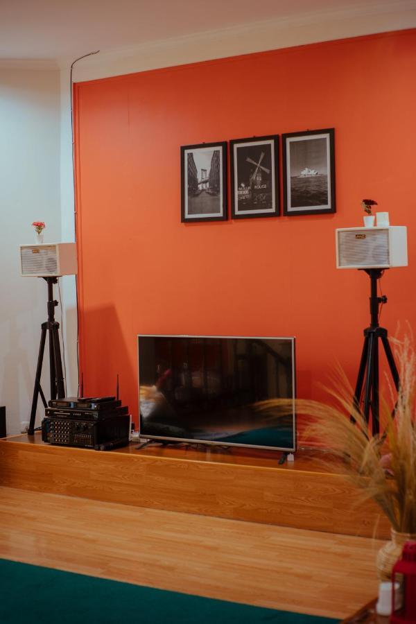 Roemah Renjana Bandung Bed and Breakfast Buitenkant foto