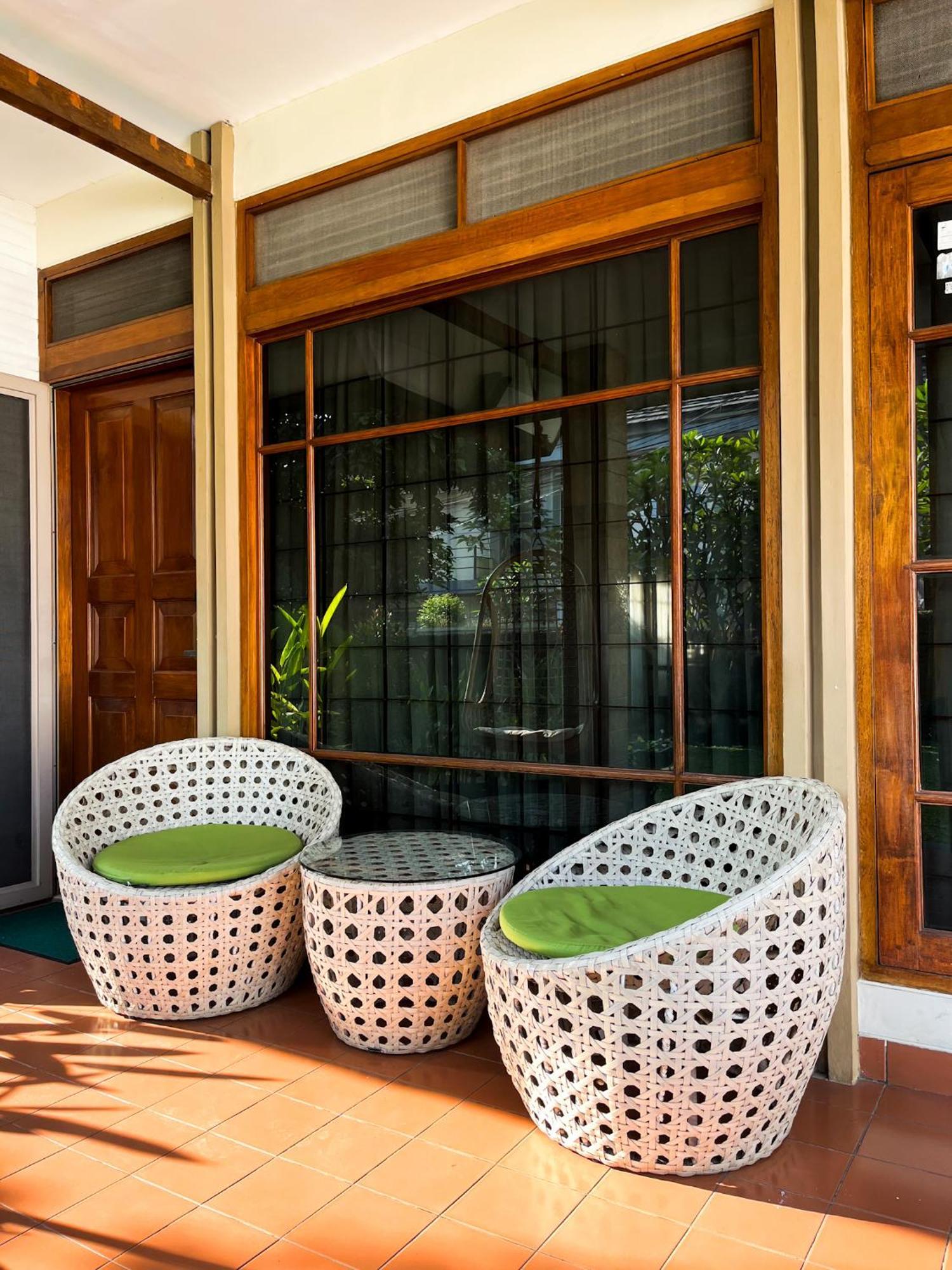Roemah Renjana Bandung Bed and Breakfast Buitenkant foto