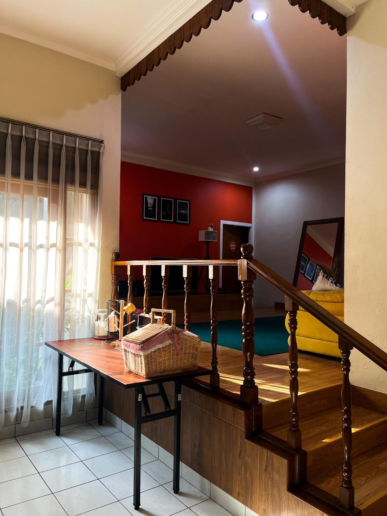 Roemah Renjana Bandung Bed and Breakfast Buitenkant foto